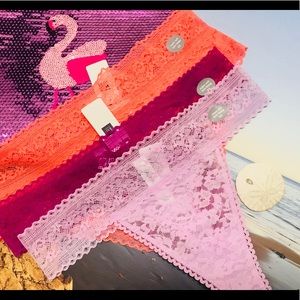 Gap Body 💖 super soft lace thongs! XS